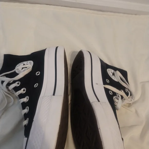 Converse Used - Converse Womens Chuck Taylor All Star Lift ,Black, size 5 - Picture 10 of 14
